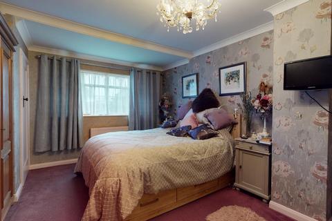 98 Surrenden Road, Folkestone, CT19 4AQ