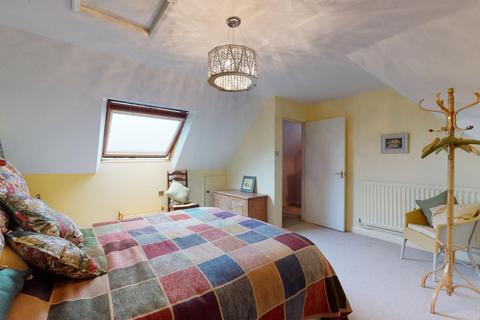 98 Surrenden Road, Folkestone, CT19 4AQ