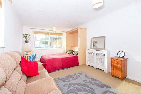 Flat 1, Fulmer Court Boundary Road, Worthing, BN11 4LU