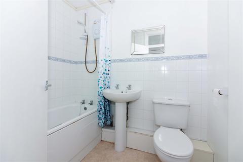 Flat 1, Fulmer Court Boundary Road, Worthing, BN11 4LU