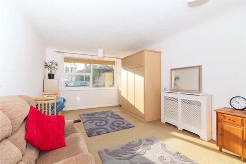 Flat 1, Fulmer Court Boundary Road, Worthing, BN11 4LU