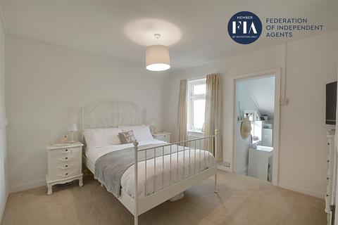 4 New Road, Brentford, TW8 0NX