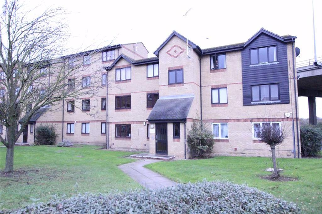 Waterville Drive, Basildon, Essex 1 bed apartment £650 pcm (£150 pw)