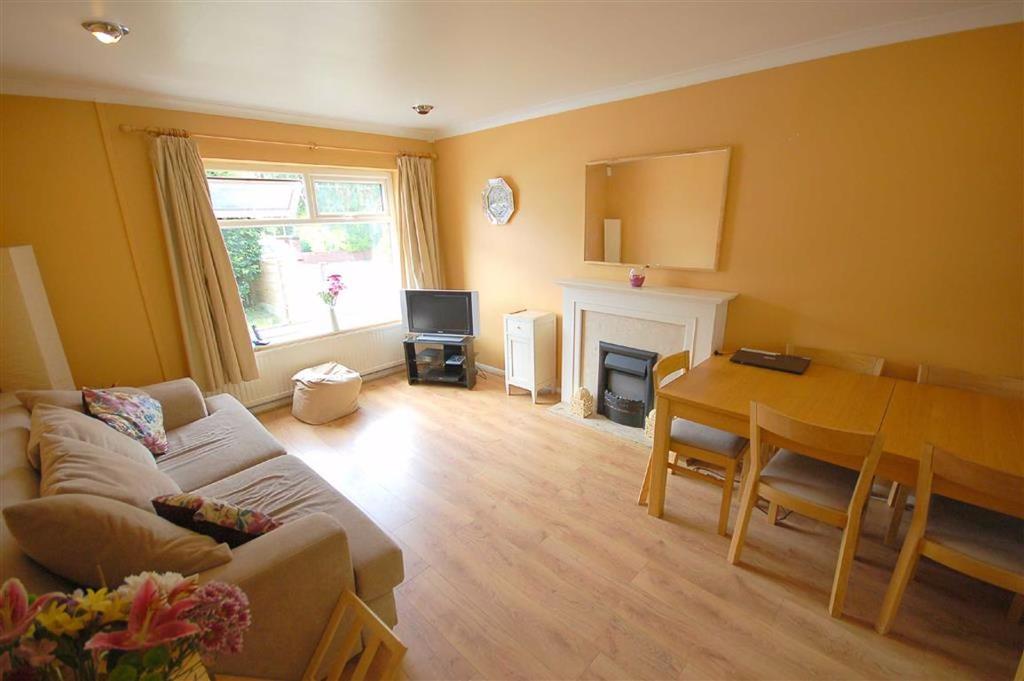 Cromwell Road, Stretford 3 bed semidetached house £1,100 pcm (£254 pw)
