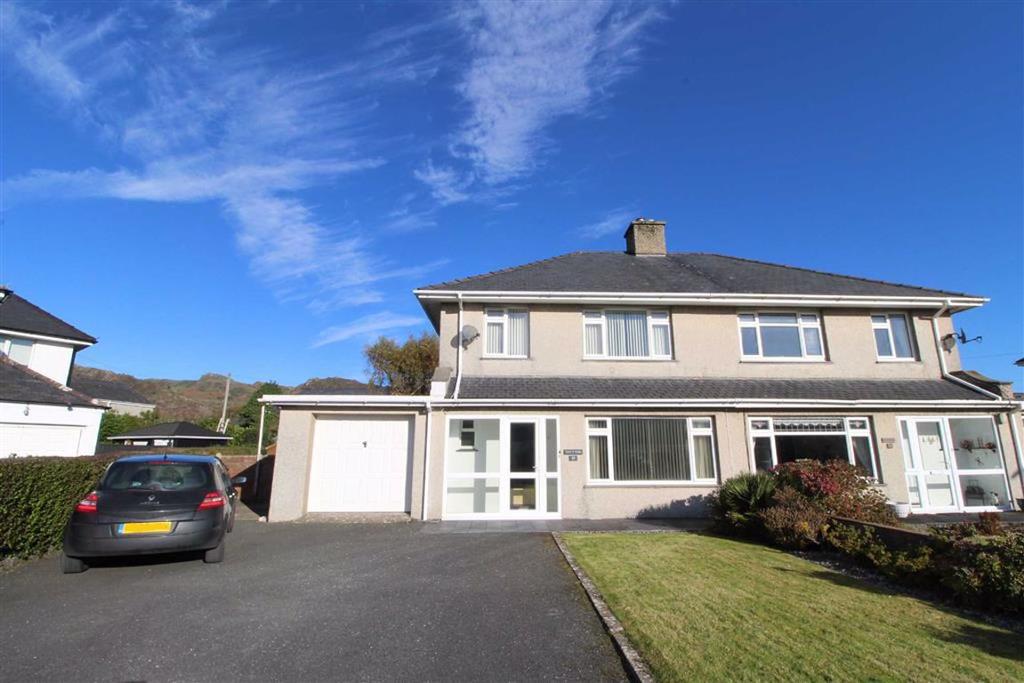 Meadow Drive, Porthmadog 3 bed semidetached house £279,950