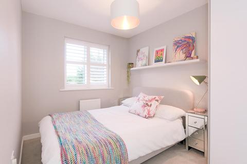 32b Lintons Lane, Epsom, KT17 1DD