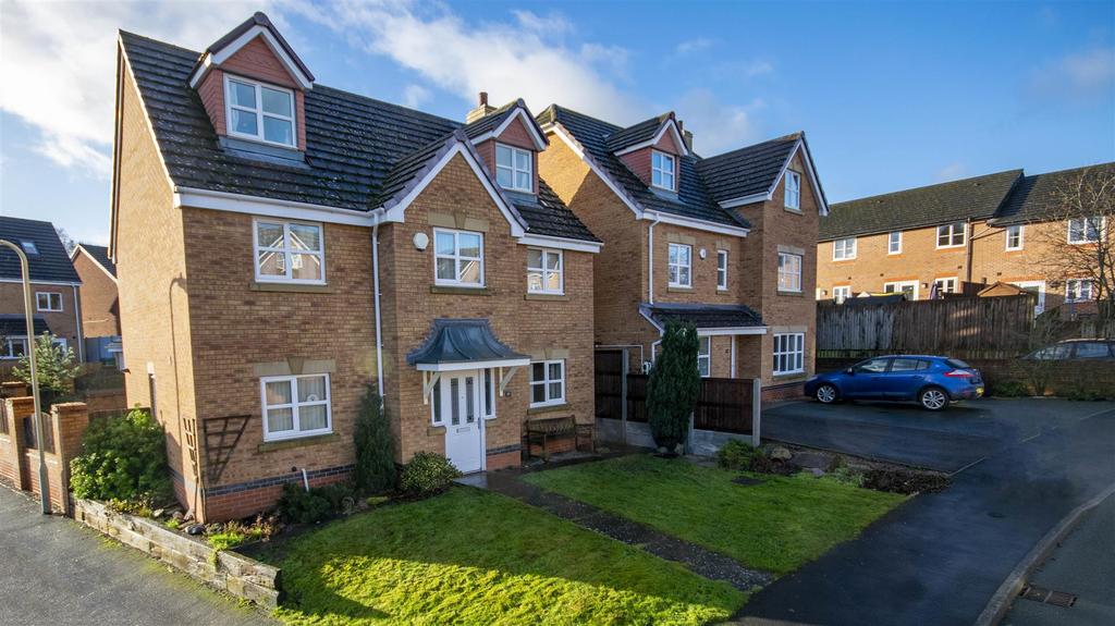 Morda, Oswestry 5 bed detached house £295,000
