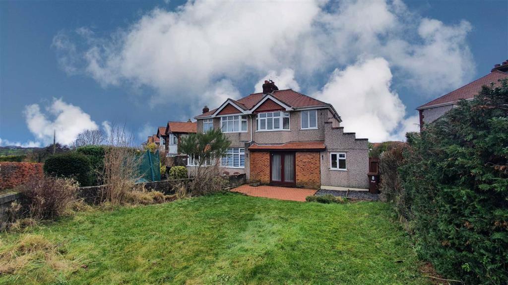 Mertyn Lane, Carmel, Flintshire, CH8 3 bed semidetached house £165,000