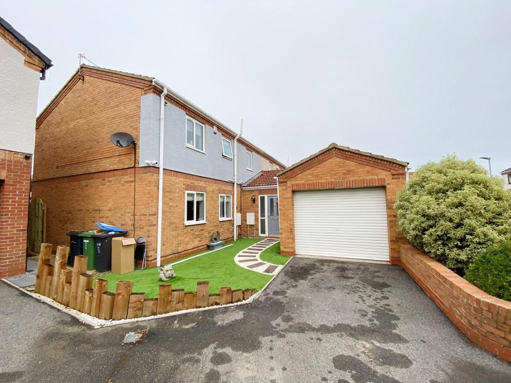 Royal Close, Shildon 4 bed semidetached house £145,000