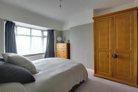 76 Woodgrange Avenue, Enfield, EN1 1EN