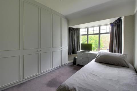 76 Woodgrange Avenue, Enfield, EN1 1EN