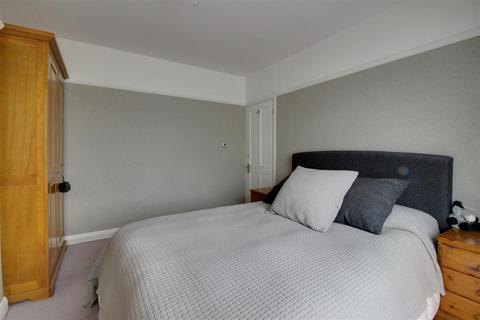76 Woodgrange Avenue, Enfield, EN1 1EN