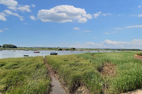 4 Halyards, Topsham, Exeter, EX3 0JT