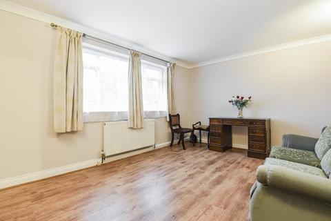 Flat 2, Hill Court Amberden Avenue, London, N3 3BL