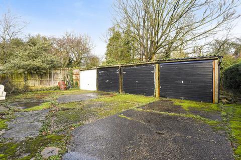 Flat 2, Hill Court Amberden Avenue, London, N3 3BL