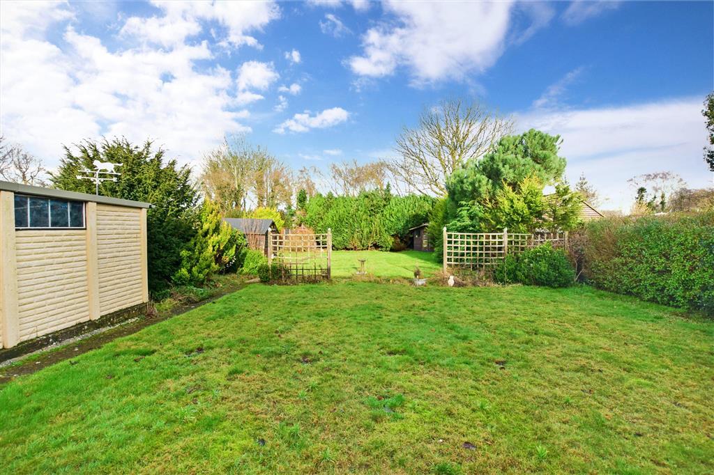 Heath Road, Boughton Monchelsea, Maidstone, Kent 2 bed detached