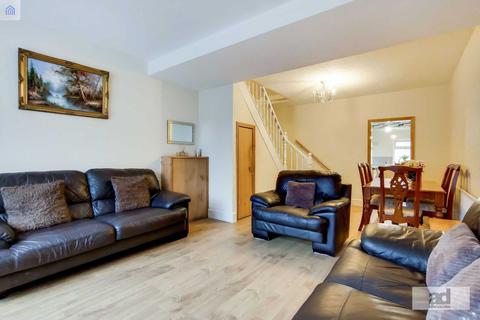 165 Skeltons Lane, London, E10 5BS