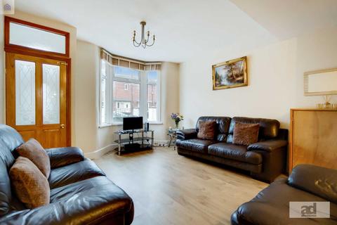 165 Skeltons Lane, London, E10 5BS