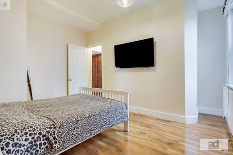 165 Skeltons Lane, London, E10 5BS