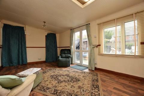 35 Beechwood Road, Nuneaton, CV10 9DP