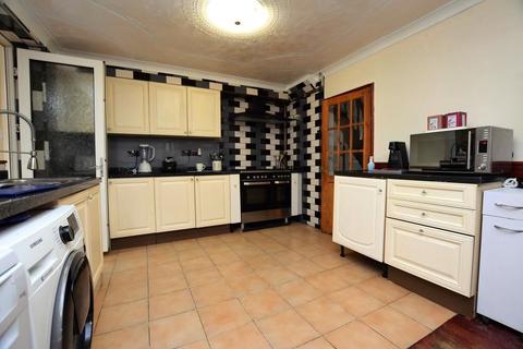 35 Beechwood Road, Nuneaton, CV10 9DP