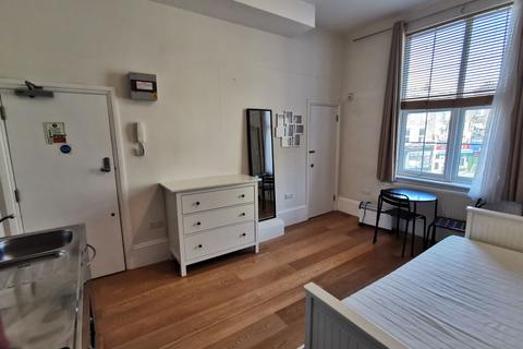 Studio to rent, Courtyard House, Rotherhithe New Road, Surrey Quays, SE16