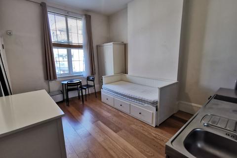 Studio to rent, Courtyard House, Rotherhithe New Road, Surrey Quays, SE16