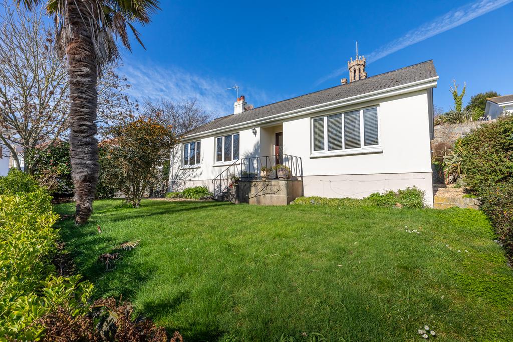 Monument Gardens, Guernsey 3 bed detached house £570,000