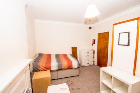 Studio to rent, Sussex Gardens, Paddington, London, London  W2