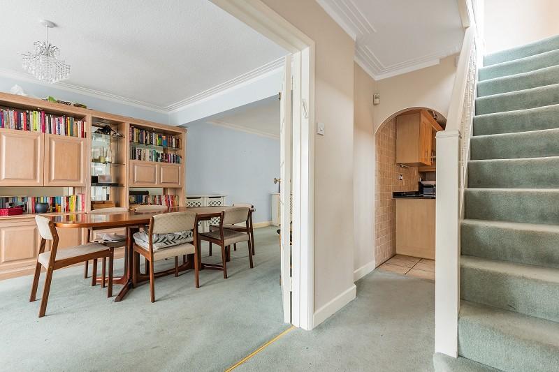 Wolmer Gardens, Edgware, Greater London. HA8 8QD 3 bed semidetached