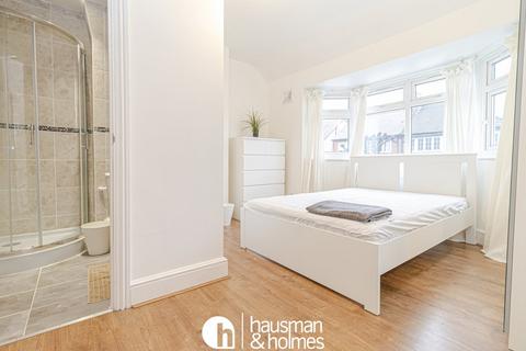 3 bedroom flat to rent, North End Road, Golders Green