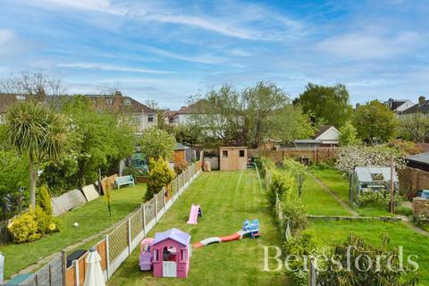 13 Clunas Gardens, Romford, RM2 6RT