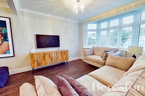 13 Clunas Gardens, Romford, RM2 6RT