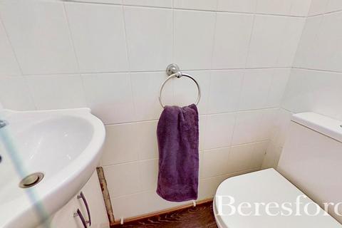 13 Clunas Gardens, Romford, RM2 6RT