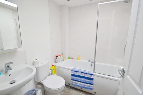 2a Cherry Grove, Ferndown, BH22 9EZ