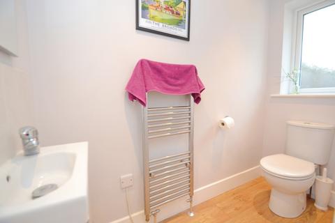 2a Cherry Grove, Ferndown, BH22 9EZ