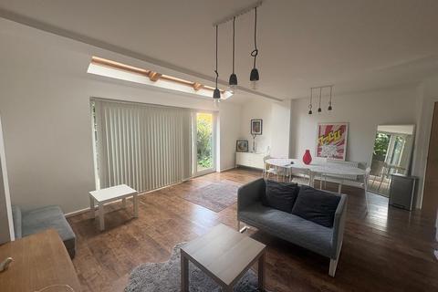 3 bedroom end of terrace house to rent, 132 Broughton Lane, Salford M7