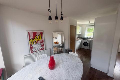 3 bedroom end of terrace house to rent, 132 Broughton Lane, Salford M7