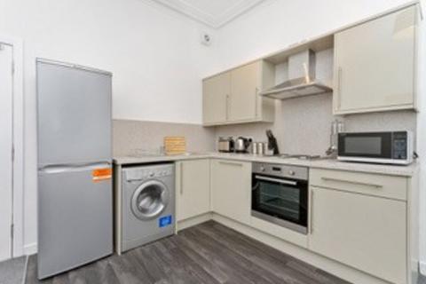 3 bedroom flat to rent, Crown Street, City Centre, Aberdeen, AB11