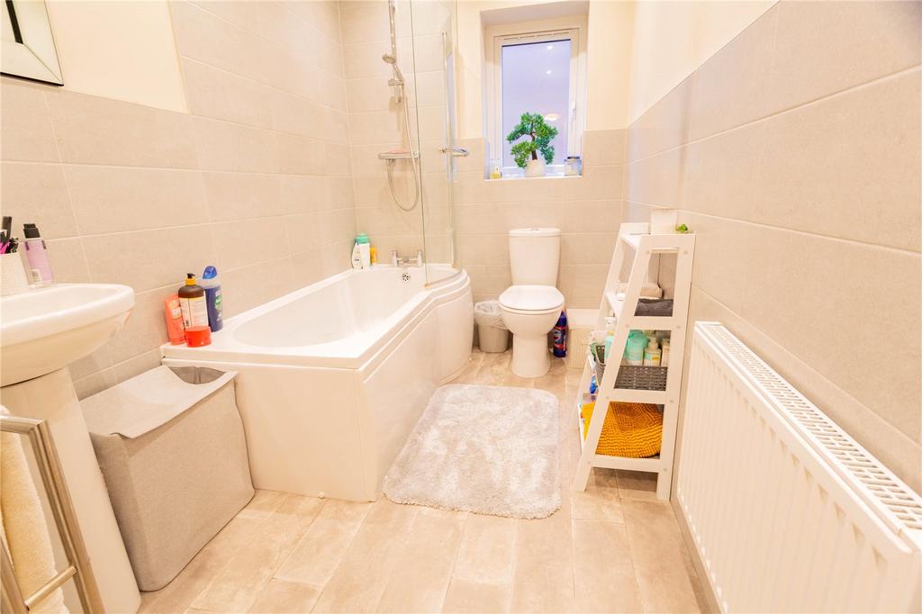 Family Bathroom: