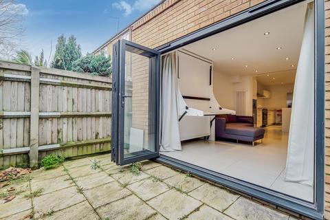 4 bedroom terraced house for sale - Mandela Street, London SW9