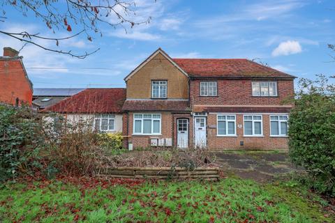 4 bedroom detached house for sale - Langley Hill, Kings Langley, Herts, WD4