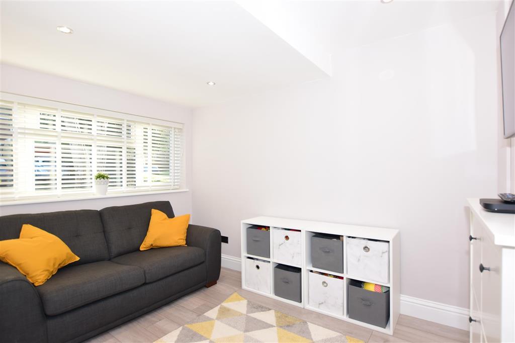 Highview, Vigo Village, Meopham, Kent 3 bed terraced house £365,000