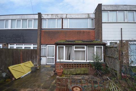 38 Gavestone Road, London, SE12 9BP