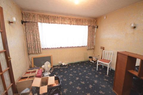 38 Gavestone Road, London, SE12 9BP