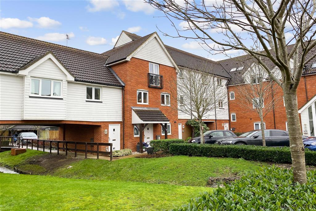Galloway Drive, Kennington, Ashford, Kent 3 bed townhouse £300,000