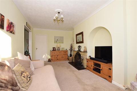 34 Eagle Close, Larkfield, Aylesford, ME20 6QE
