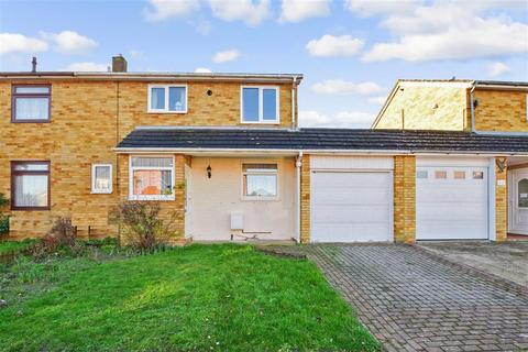 34 Eagle Close, Larkfield, Aylesford, ME20 6QE