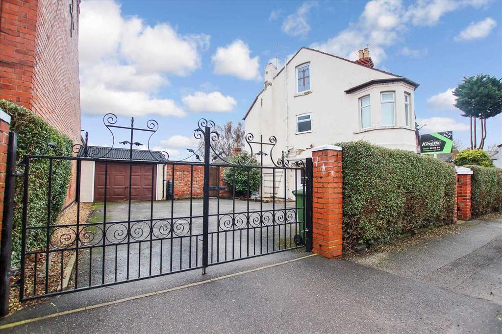 St Catherines Grove, Lincoln 4 bed end of terrace house for sale £280,000