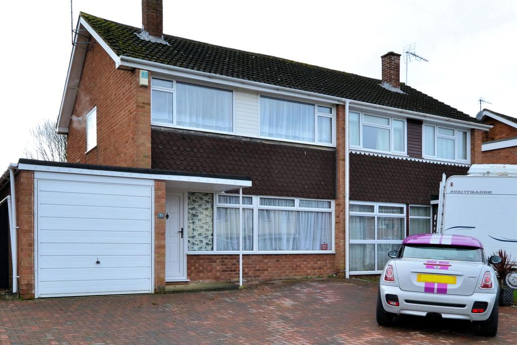 Caernarvon Road, Hatherley, Cheltenham, GL51 3JT 3 bed semidetached house £325,000